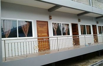 Imagen de los exteriores del Hotel Maehaad Garden Inn. Foto 8
