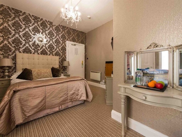 Imagen de la habitación del Hotel Maenan Abbey. Foto 9