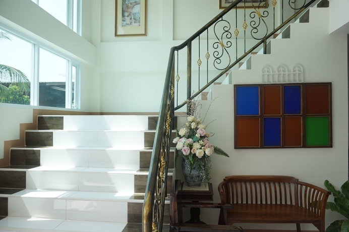 Imagen de los interiores del Hotel Maesot Siri. Foto 16