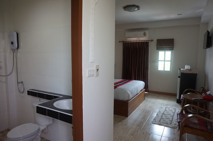 Imagen de la habitación del Hotel Maesot Siri. Foto 13
