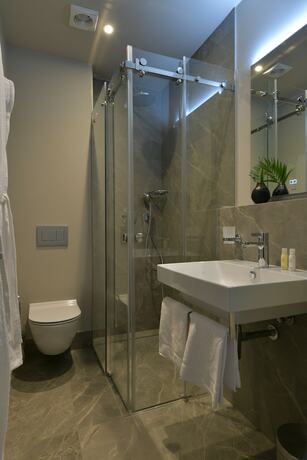 Imagen de la habitación del Hotel Maestral. Foto 13