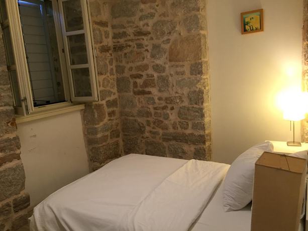 Imagen de la habitación del Hotel Maestral, Prvic Luka. Foto 11