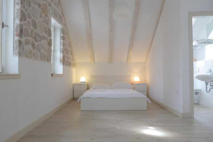 Imagen de la habitación del Hotel Maestral, Prvic Luka. Foto 18