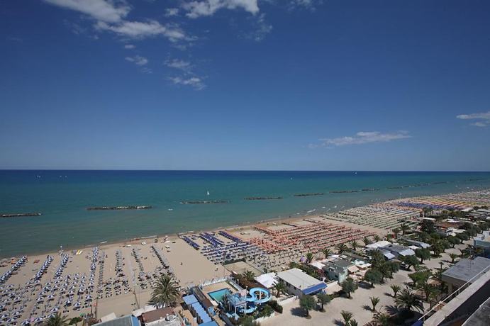 Imagen de los exteriores del Hotel Maestrale. Foto 17