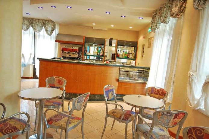 Imagen del bar/restaurante del Hotel Maestrale. Foto 9