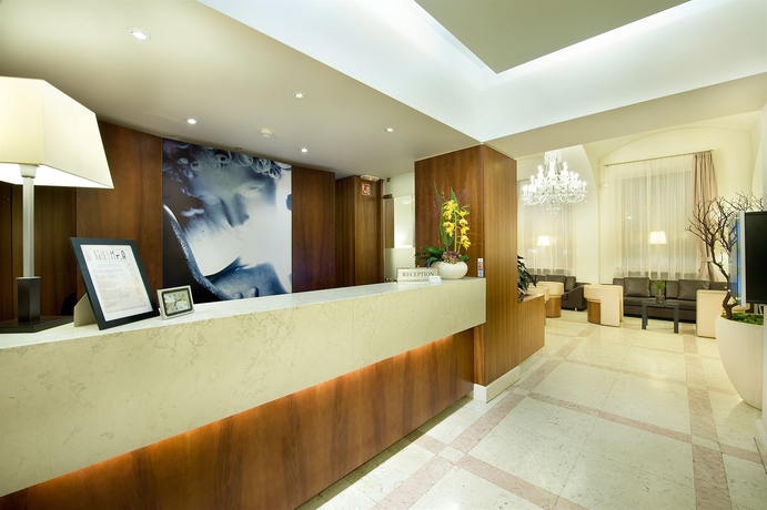 Imagen de los interiores del Hotel Maestro By Adrez. Foto 7