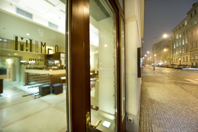 Imagen de los exteriores del Hotel Maestro By Adrez. Foto 6