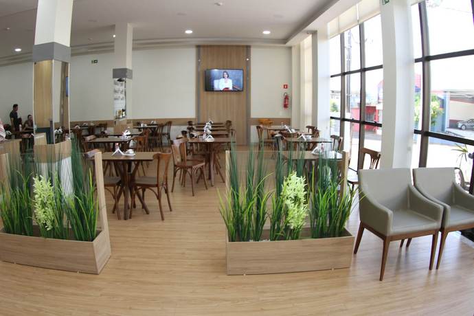 Imagen del bar/restaurante del Hotel Maestro Express. Foto 2