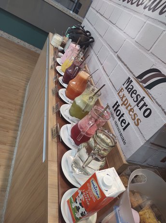 Imagen del bar/restaurante del Hotel Maestro Express. Foto 4