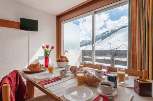 Imagen de la habitación del Hotel Maeva M&eacute;ribel Mottaret Les Bleuets. Foto 4