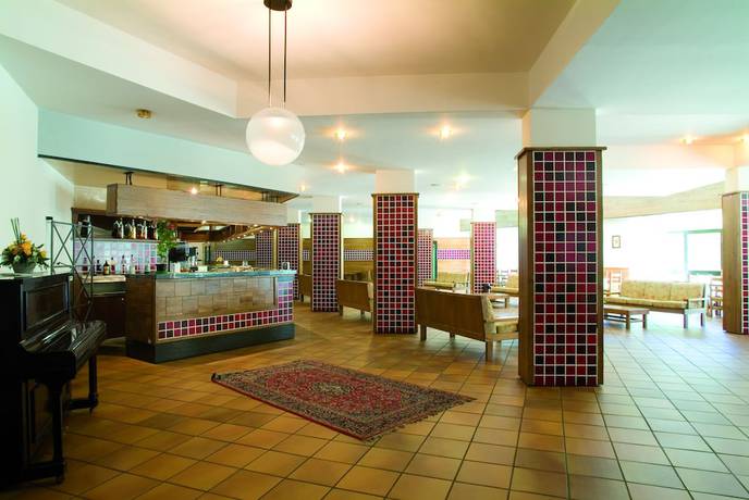 Imagen del bar/restaurante del Hotel Magara. Foto 4