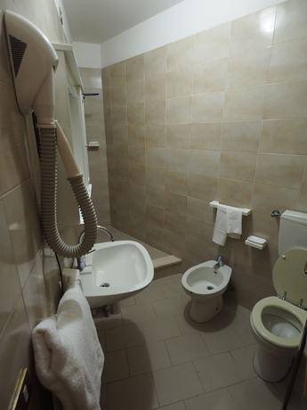 Imagen de la habitación del Hotel Magara. Foto 16