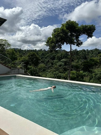 Imagen de la piscina del Hotel Magarra. Foto 15