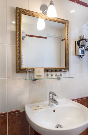 Imagen de la habitación del Hotel Magda Champs Elysées. Foto 14