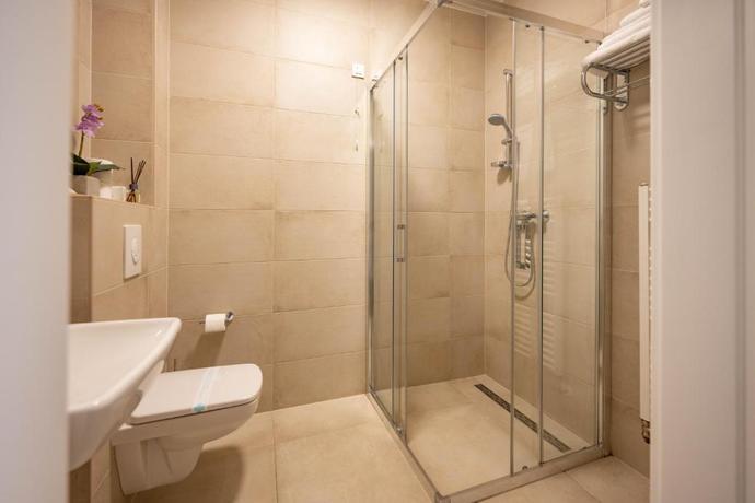 Imagen de la habitación del Hotel Magdalena, Zagreb. Foto 5