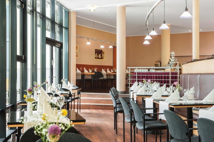 Imagen del bar/restaurante del Hotel Magdeburg City Center by Leonardo. Foto 1
