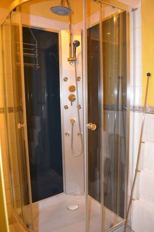 Imagen de la habitación del Hotel Magdeleine. Foto 9