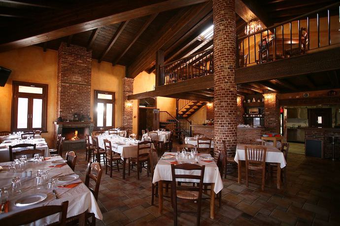 Imagen del bar/restaurante del Hotel Magema. Foto 3