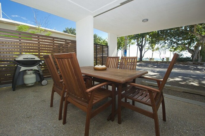 Imagen general del Hotel Maggies Beachfront Apt. 1. Foto 3