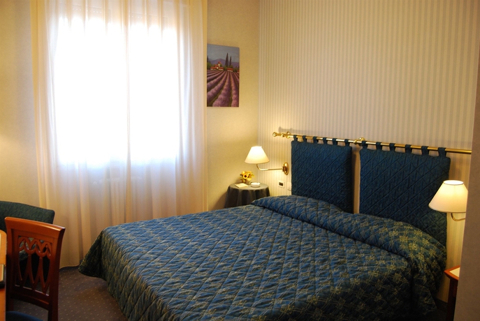 Imagen de la habitación del Hotel Maggiore Bologna. Foto 11