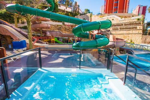 Imagen de la piscina del Hotel Magic Aqua Rock Gardens. Foto 16