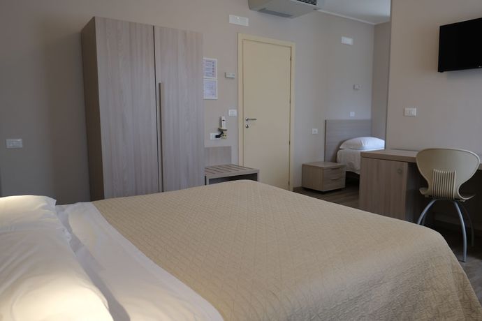 Imagen de la habitación del Hotel Magic, Atena Lucana Scalo. Foto 6