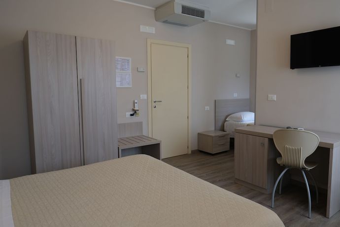 Imagen de la habitación del Hotel Magic, Atena Lucana Scalo. Foto 10