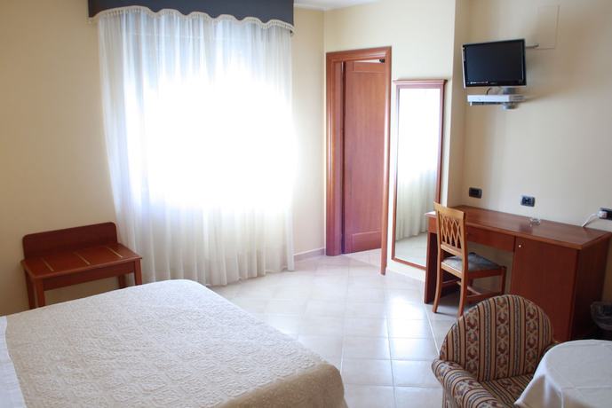 Imagen de la habitación del Hotel Magic, Atena Lucana Scalo. Foto 13