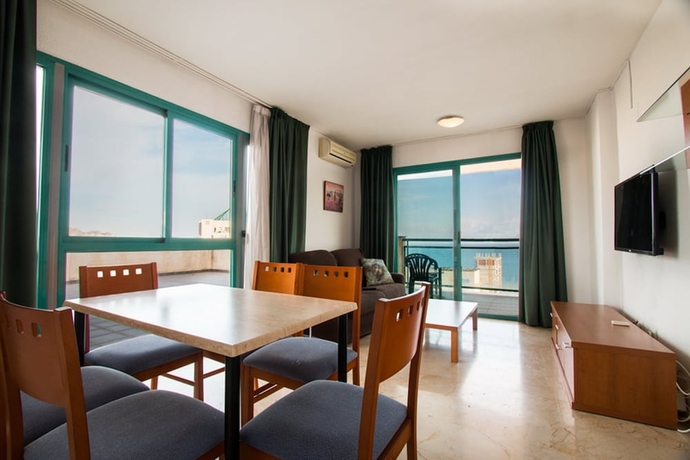 Imagen de la habitación del Hotel Magic Atrium Beach. Foto 6