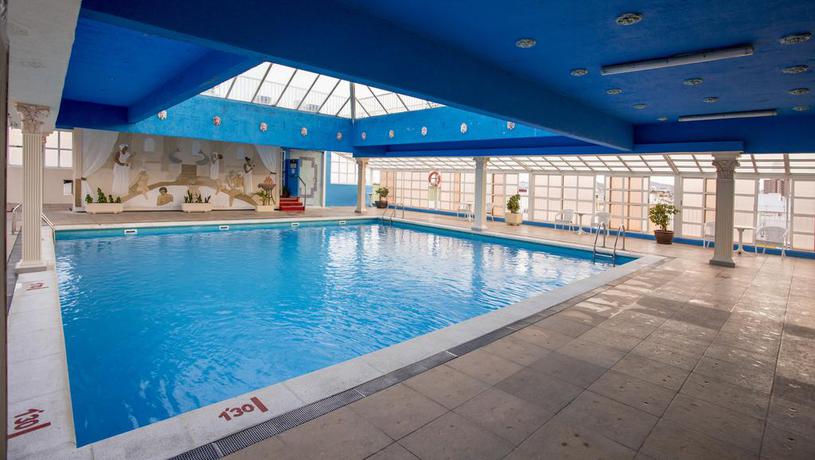 Imagen de la piscina del Hotel Magic Cristal Park. Foto 17
