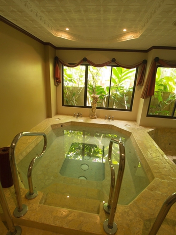 Imagen de la piscina del Hotel Magic Mountain Spa and Conference Center. Foto 13