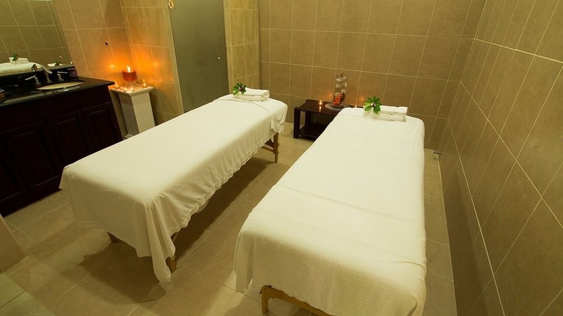 Imagen de la piscina del Hotel Magic Mountain Spa and Conference Center. Foto 14