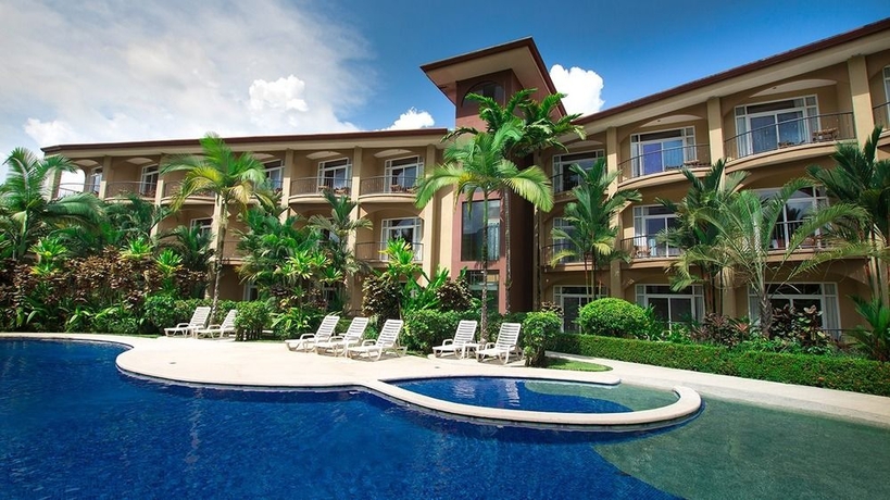 Imagen de la piscina del Hotel Magic Mountain Spa and Conference Center. Foto 15