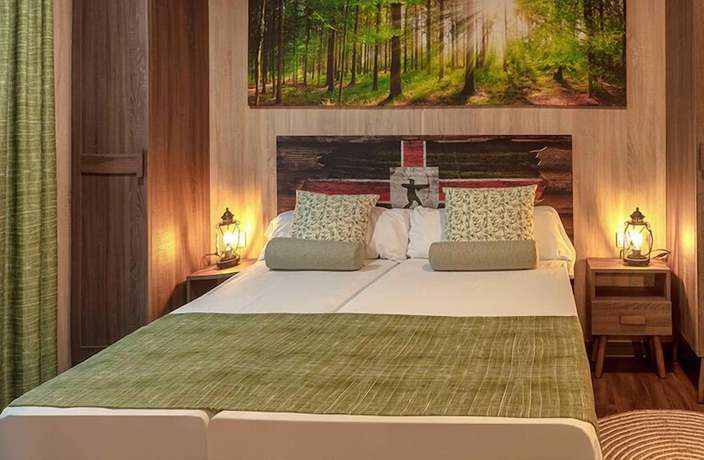 Imagen de la habitación del Hotel Magic Robin Hood Lodge Resort. Foto 6