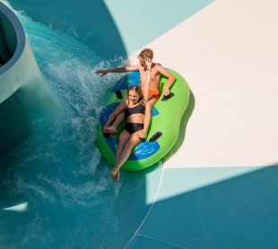 Imagen de la piscina del Hotel Magic Sports. Foto 16