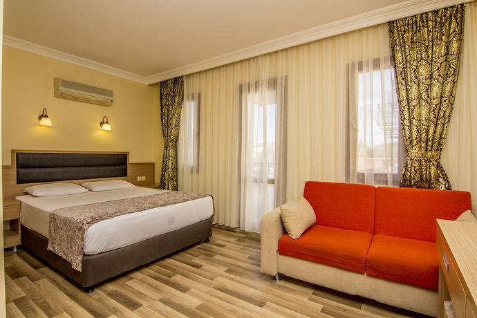 Imagen de la habitación del Hotel Magic Tulip Beach. Foto 3