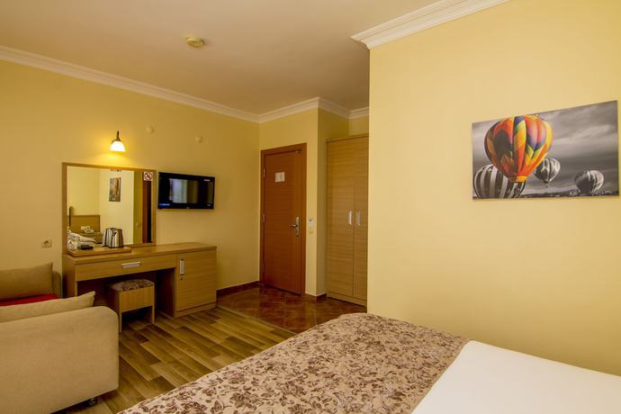 Imagen de la habitación del Hotel Magic Tulip Beach. Foto 4