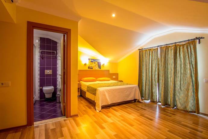 Imagen de la habitación del Hotel Magic Tulip Beach. Foto 7