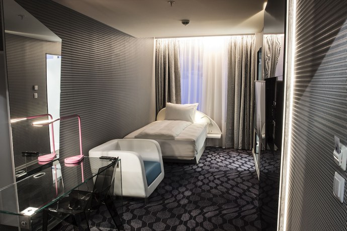 Imagen de la habitación del Hotel Magic Xhibition. Foto 13