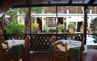 Imagen del bar/restaurante del Hotel Magica Cantarrana. Foto 4