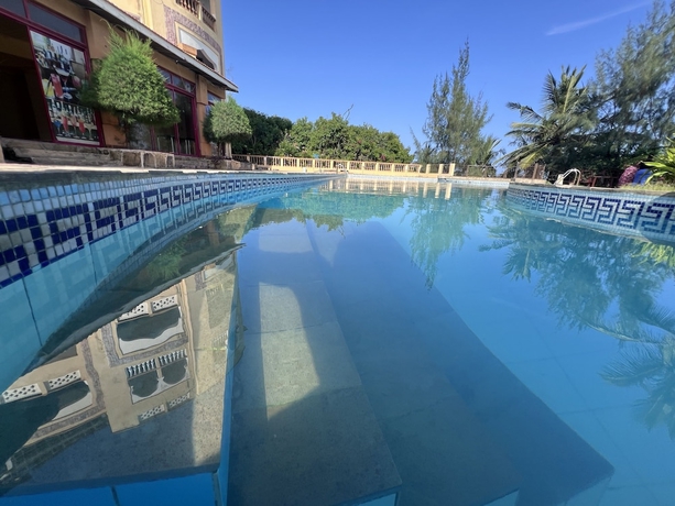 Imagen de la piscina del Hotel Magical Beachfront Apartments. Foto 14
