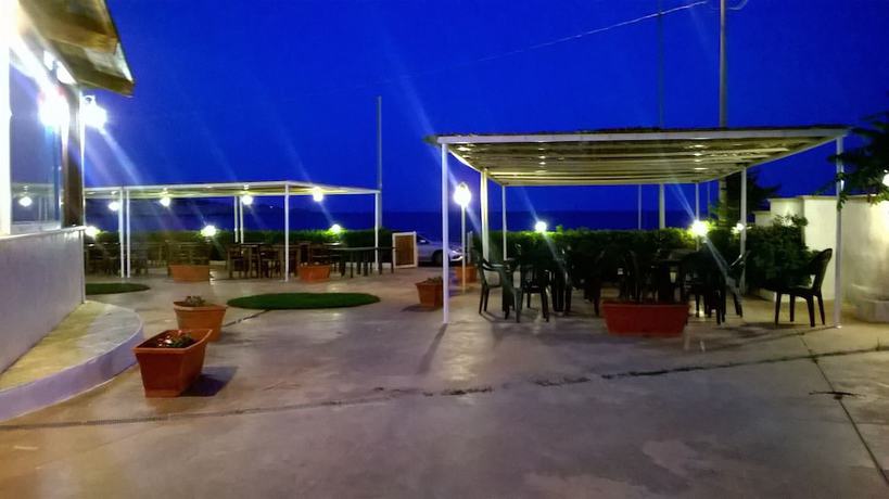 Imagen del bar/restaurante del Hotel Magna Grecia. Foto 2