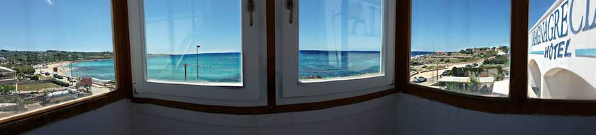 Imagen de los exteriores del Hotel Magna Grecia. Foto 14