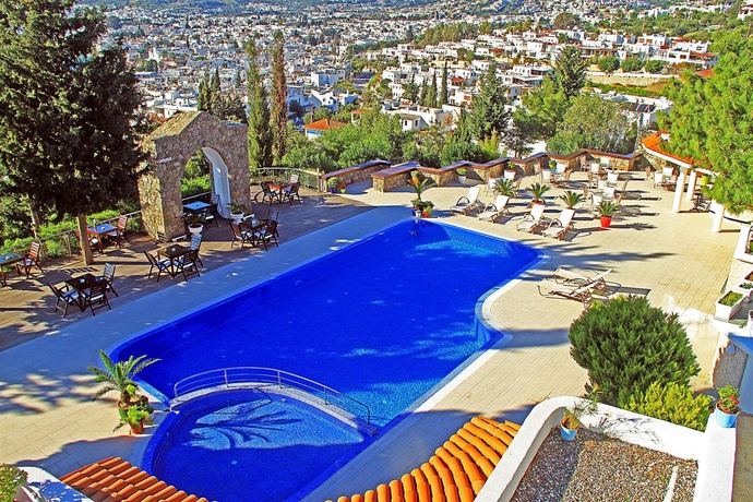 Imagen de la piscina del Hotel Magna Manastir. Foto 10