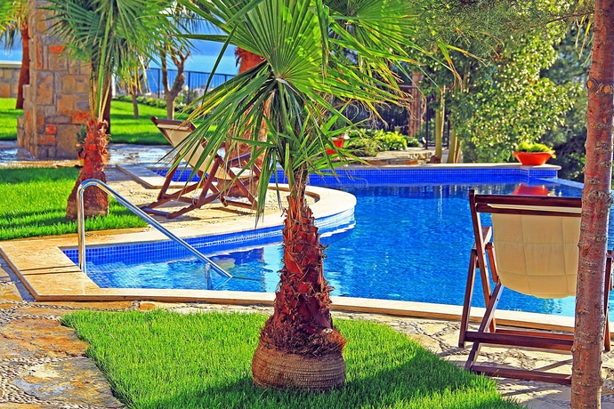 Imagen de la piscina del Hotel Magna Manastir. Foto 11