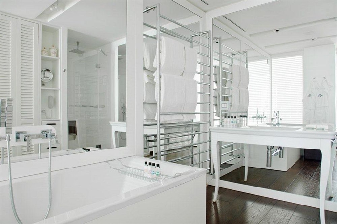 Imagen de la habitación del Hotel Magna Pars - L’hotel à Parfum. Foto 4