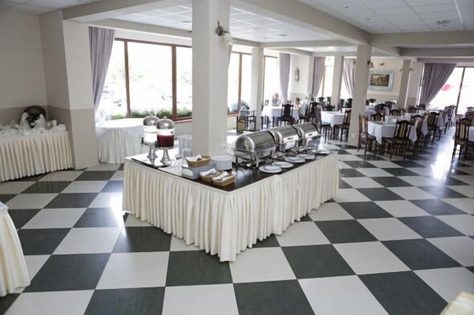 Imagen del bar/restaurante del Hotel Magnat Resort And Spa. Foto 3