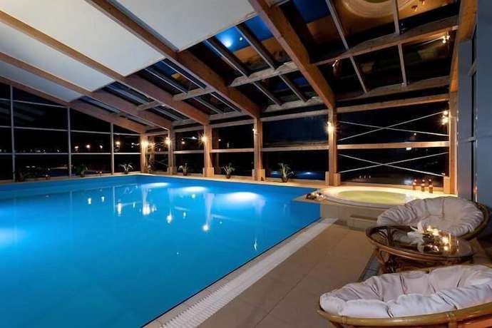 Imagen de la piscina del Hotel Magnat Resort And Spa. Foto 18