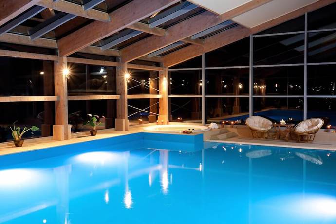 Imagen de la piscina del Hotel Magnat Resort And Spa. Foto 20