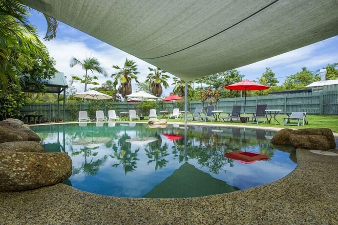 Imagen de la piscina del Hotel Magnetic Sunsets Resort. Foto 20
